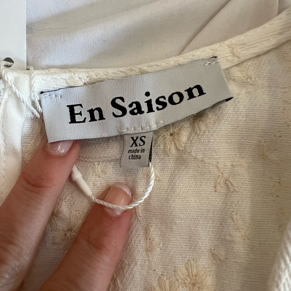 NWT XS EMMIE RUCHED EMBROIDERED DENIM TOP By En Saison - Picture 5 of 6